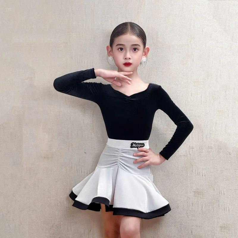 The new girls Latin dance practice and training dress isa professional dance costume for children suitable for stage Latin dance
