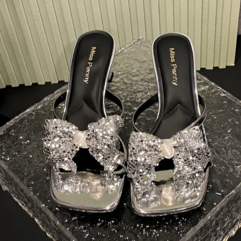 

Женские тапочки с бантом и кристаллами, элегантные туфли на высоком каблуке, летние модные платья, женские туфли-лодочки, трендовые шлепанцы 2025 года, пляжные шлепанцы, женские