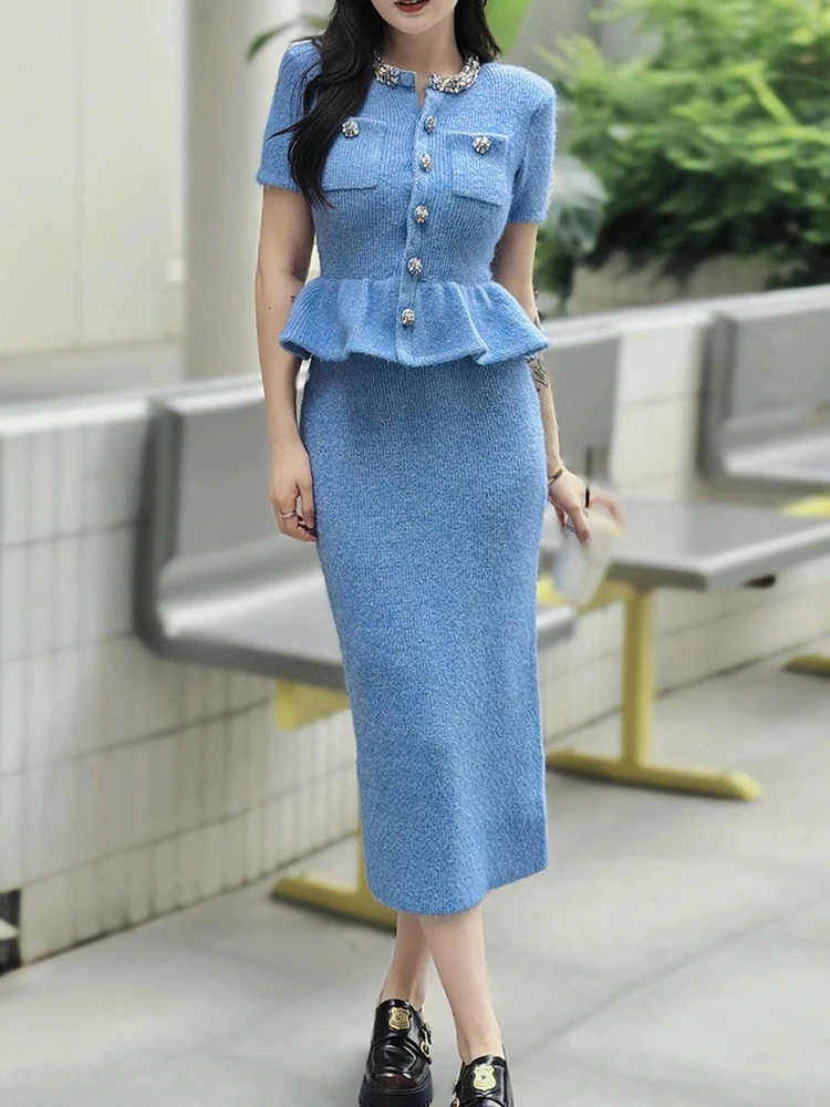 ダイヤモンドボタンのフェイクツーピースニットドレス、エレガントでスタイリッシュ。 フリル付き半袖ロング丈レディースワンピース、2026年春新作