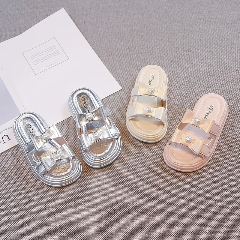 Girls Flat Summer Slippers New Heart-shaped Pearl Bow Decoration Thick Soled Shoes Children Casual Fashion Soft Sole Slippers