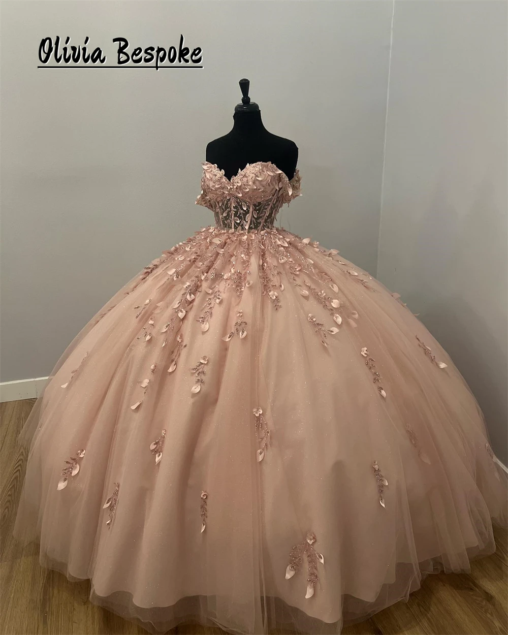 Wonderful Beads Pink Appliques Quinceanera Dresses Off  Shoulder Sweet 15 16 Ball Gown For Birthday Graduation Party Customized