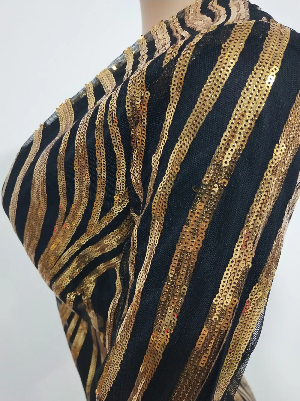 Robe longue à rayures dorées pour femmes, Sexy, col en v, élégante, fête d'anniversaire, coupe cintrée, robe de Banquet, Costume de scène pour spectacle d'invité de chanteur