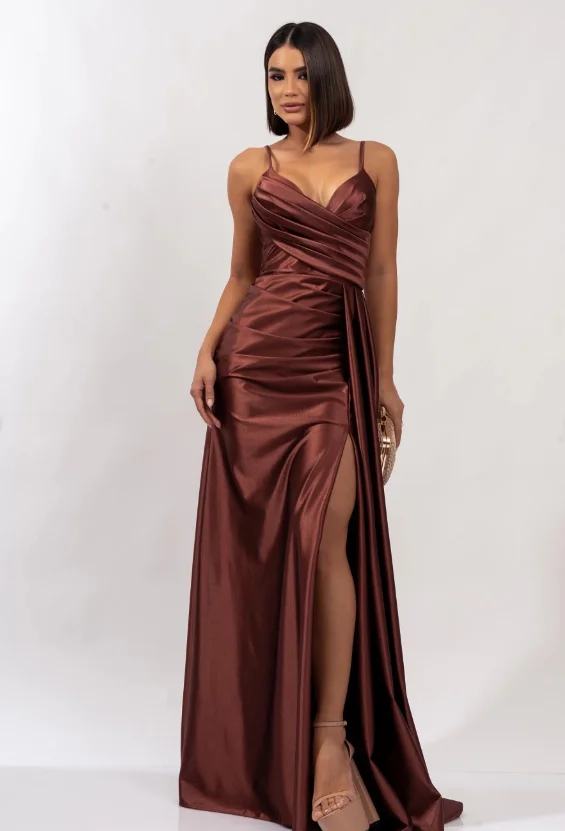 Di alta qualità personalizzato scollo a V piega pavimento lunghezza senza maniche bretelle sottili abito elegante da donna per la festa nuziale فستان