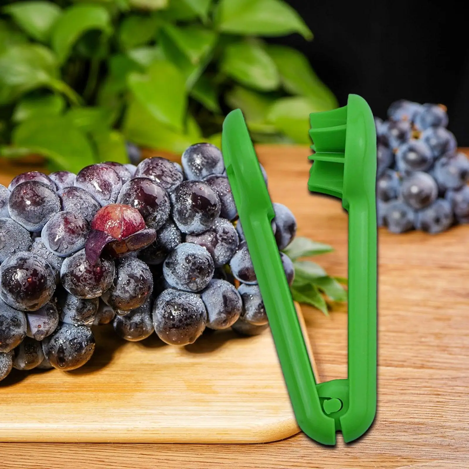 Grape Slicer, Cutting Tool Splitter Kitchen Gadget Strawberry Cutter for Kids Lunch Accessories Decoration Fruit - view 3