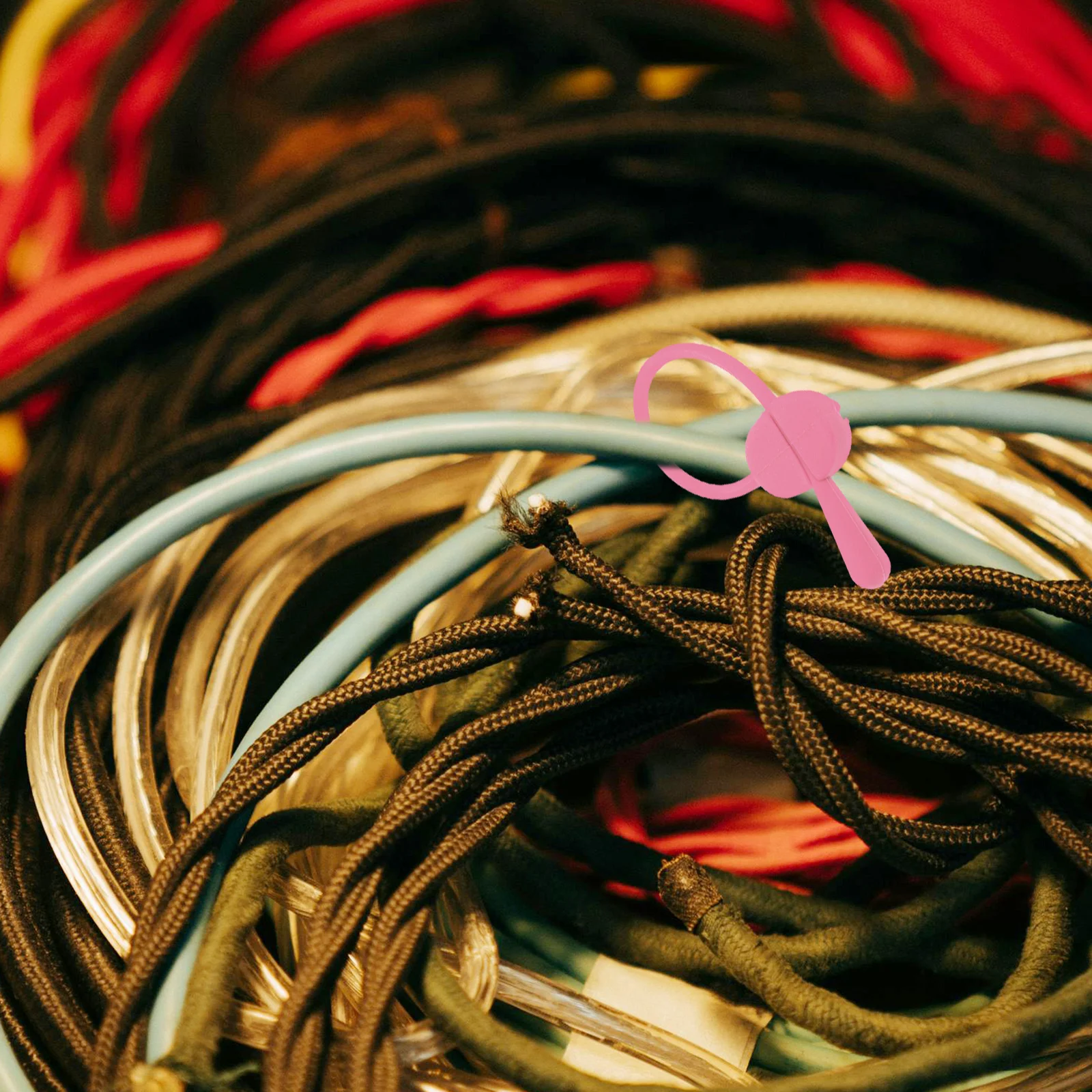 

16Pcs Silicone Cable Ties Cord Wraps Organizer for Desk Wire Management Cable Holder Reusable Cord Wraps Wire Organizer