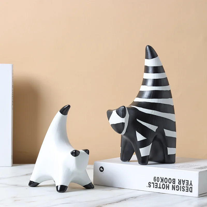 

Cat black and white striped abstract cartoon ceramic cat ornament modern simple home decoration