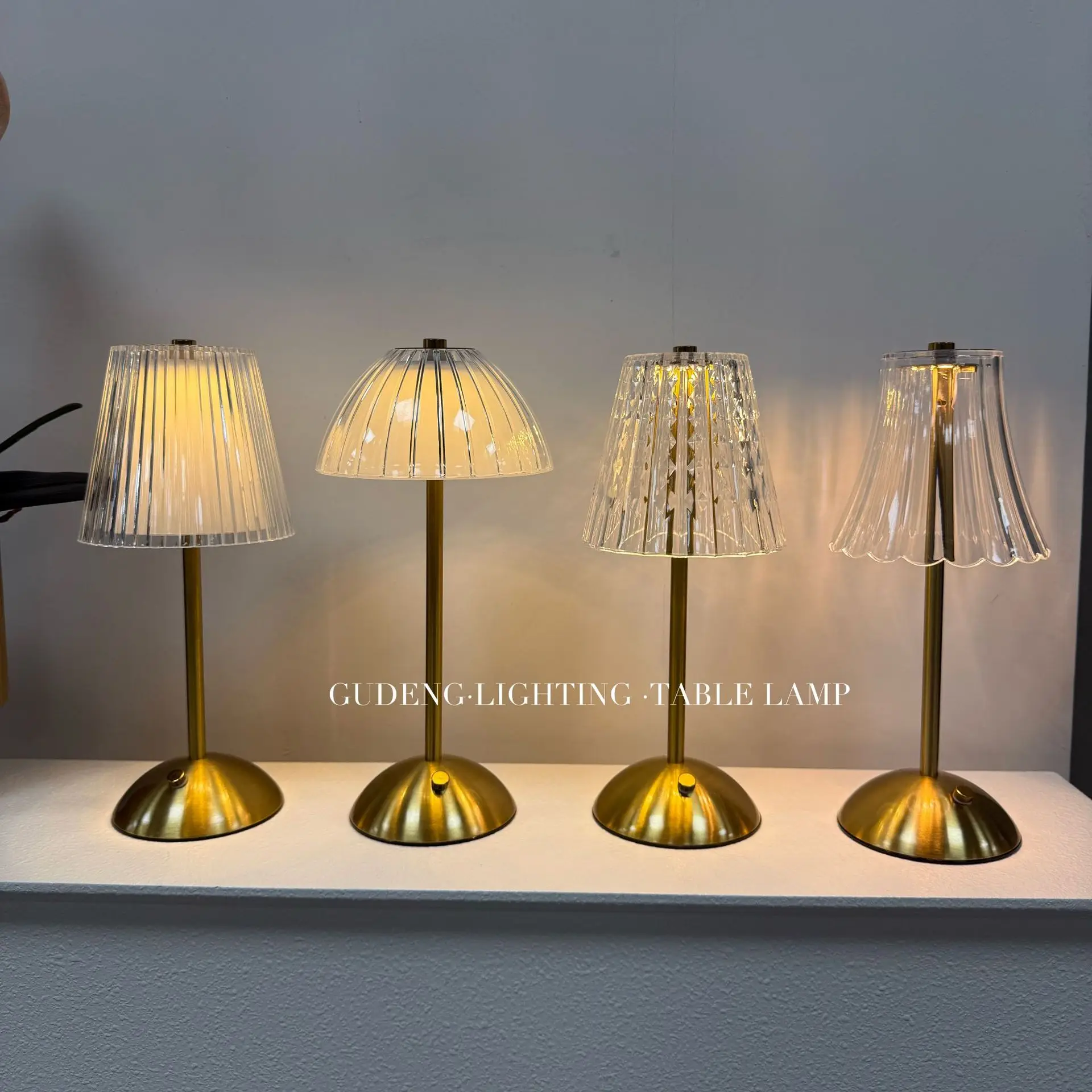 

Cross-border light luxury American simple metal night light touch charging bedroom bar decoration desktop atmosphere desk lamp