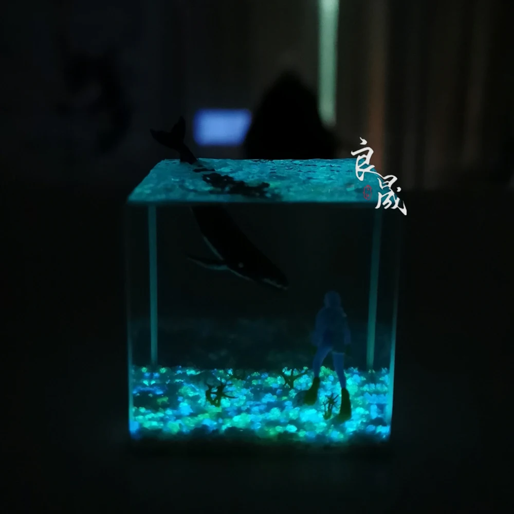 Diver Whale Theme Handiwork Resin Craft Fluorescent Ocean Landscape Resin Desktop Decoration Creative Noctilucent Resin Block