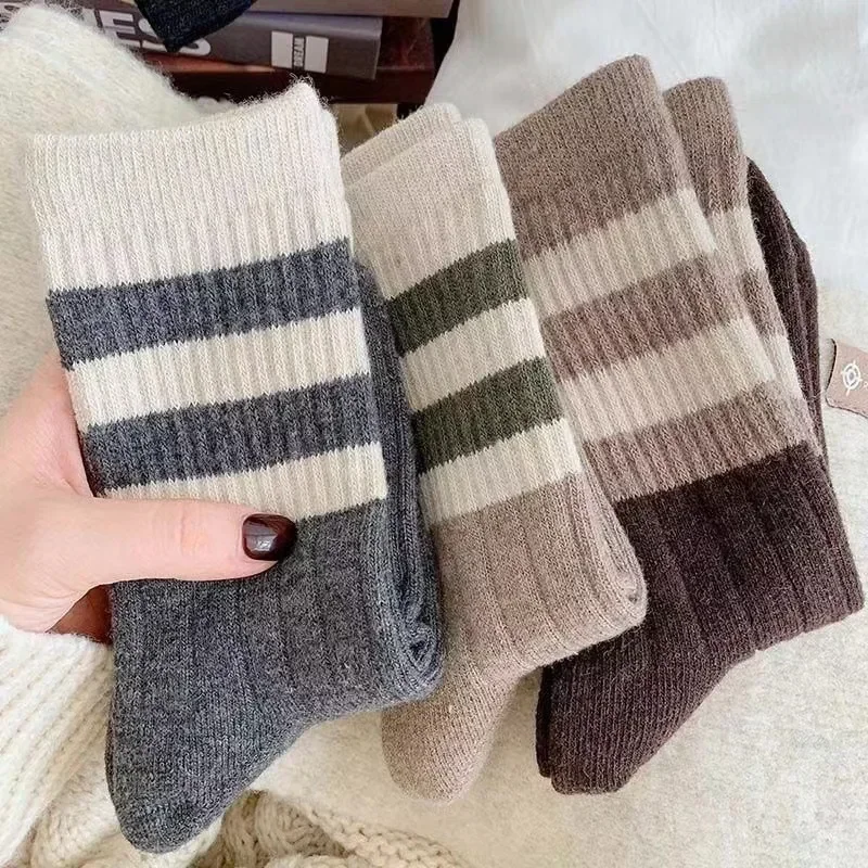 Fashion Korea Harajuku Socks Winter Warm Hip Hop Skateboard Sock Women Retro Striped Middle Tube Breathable Cotton Calcetines