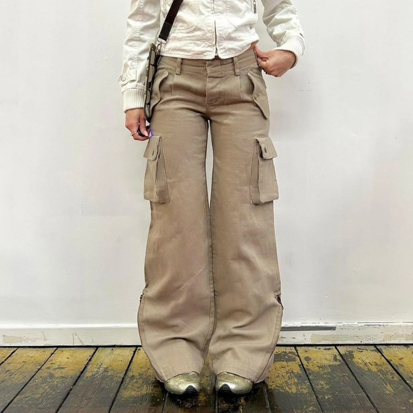 

Women Fashion Cargo Denim Straight Pants Streetwear Style Casual Jeans Trousers Button Fly High Waist Zipper Hem Loose Bottom