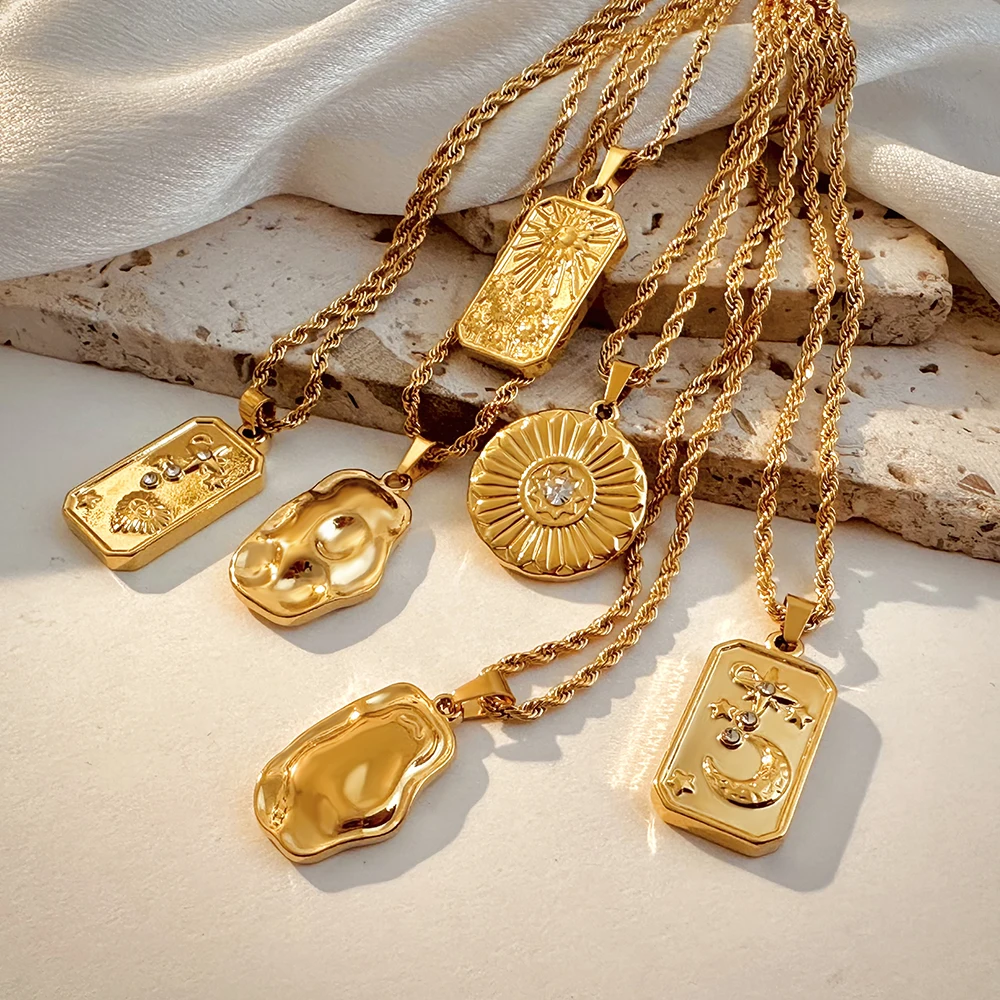 

Vintage Glossy Gold Plated Hammered Irregular Pendant Neckalce for Women Moon Star Stainless Steel Twist Chain Necklaces Jewelry