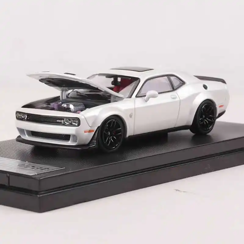 1:64 Dodge Hellcat Challenger SRT diecast alloy model, children\'s collection of decorative toys, holiday gifts for children.