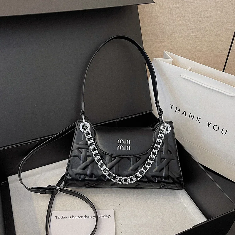 

Trendy Vintage Messenger Bag For Women - Elegant Leather Crossbody Purse, Minimalist Casual Shopper Tote With Paris Design