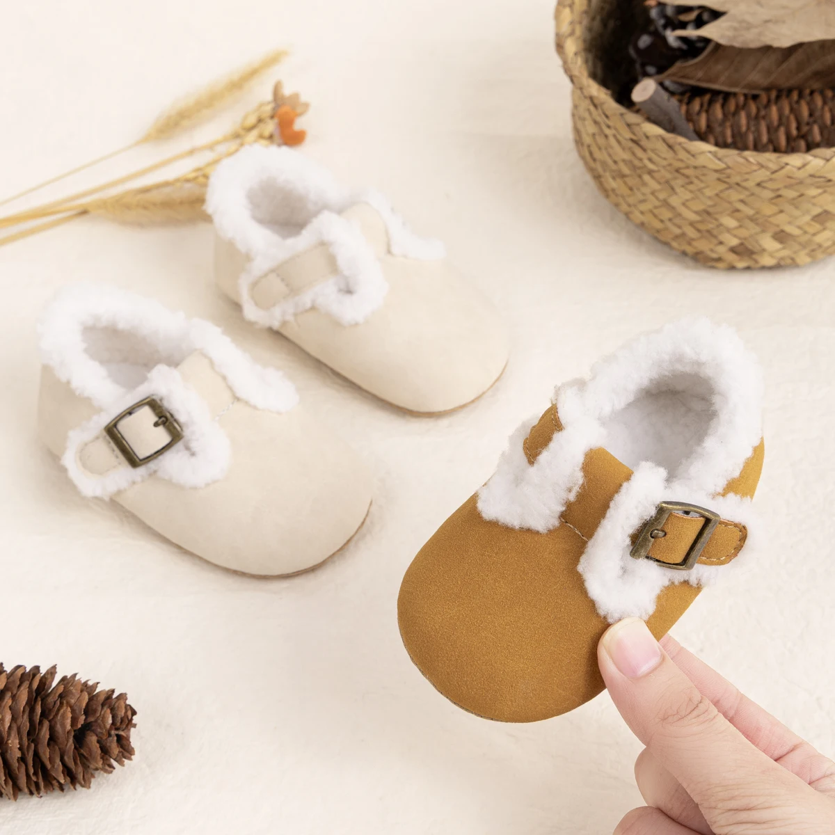 

Meckior Baby Fuzzy Buckle Strap Casual Shoes Sherpa Lined Soft Sole Infant Warm Footwear for Girls Winter All Season