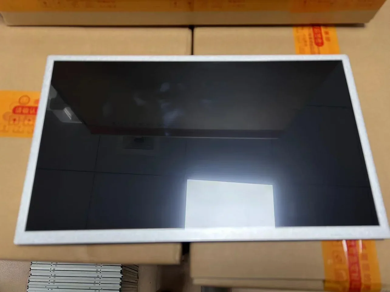 

EV156FHM-N10 15.6-inch EDP interface, 1920 * 1080