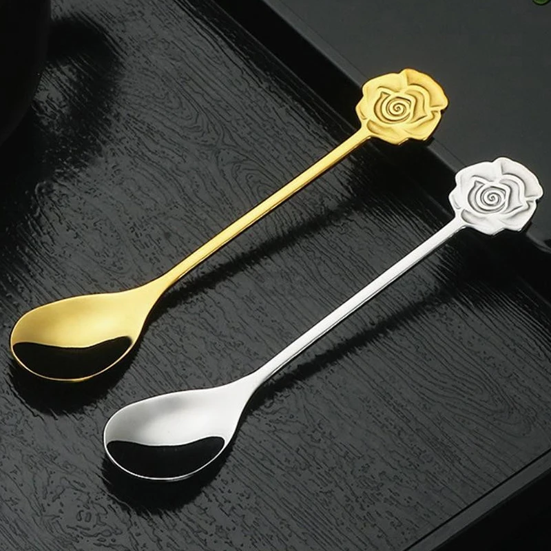 Mini cuchara de café en forma de corazón con nudo de lazo 3D, cuchara colgante de postre de té, cuchara dorada y plateada, cubiertos de acero inoxidable