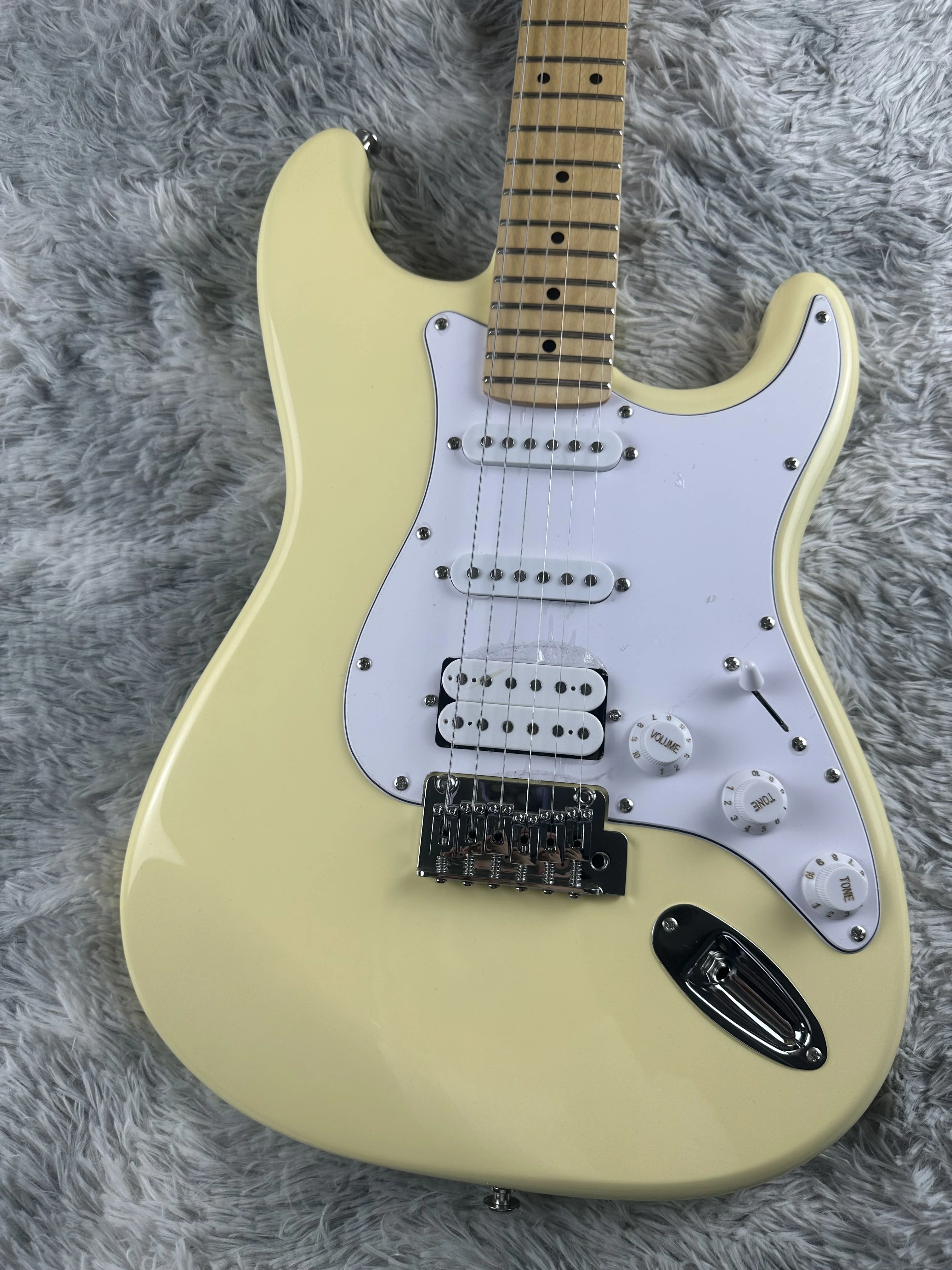 

ST electric guitar, creamy yellow light, imported paint, alder body, maple fingerboard, 6-string, quick shipping included