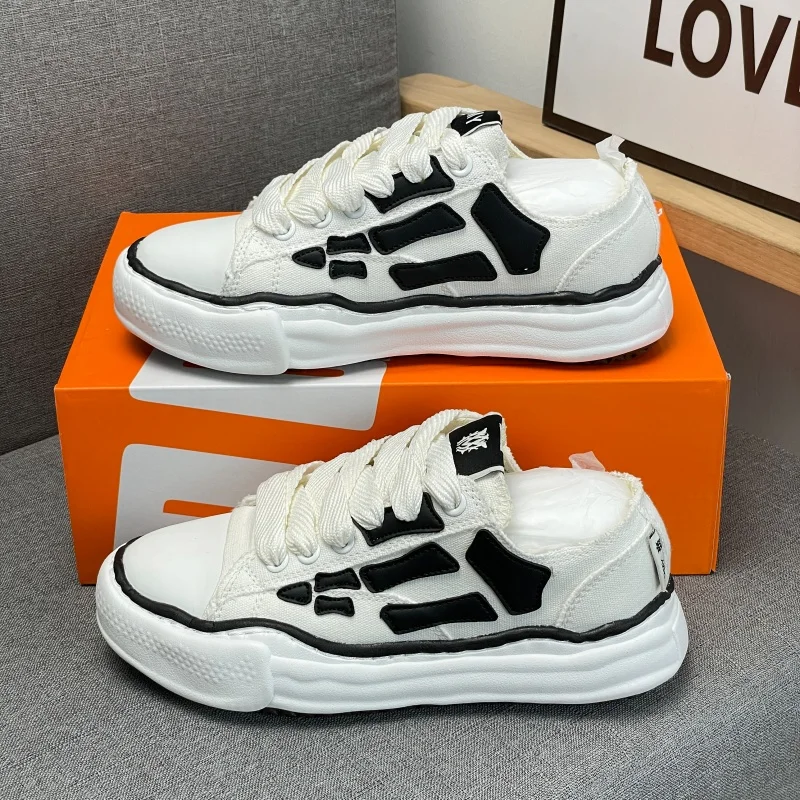 

Новые модные кроссовки унисекс на низкой платформе для весны и осени 2026 года