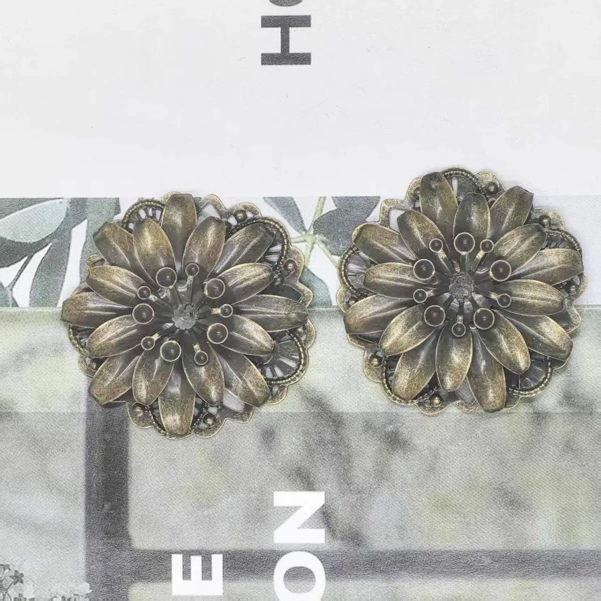 100PCS Filigrane Flower Charm Cameos Connectors 48mm DIY Embellissment Handicrafts Apparel Headwear Decoration Accessories