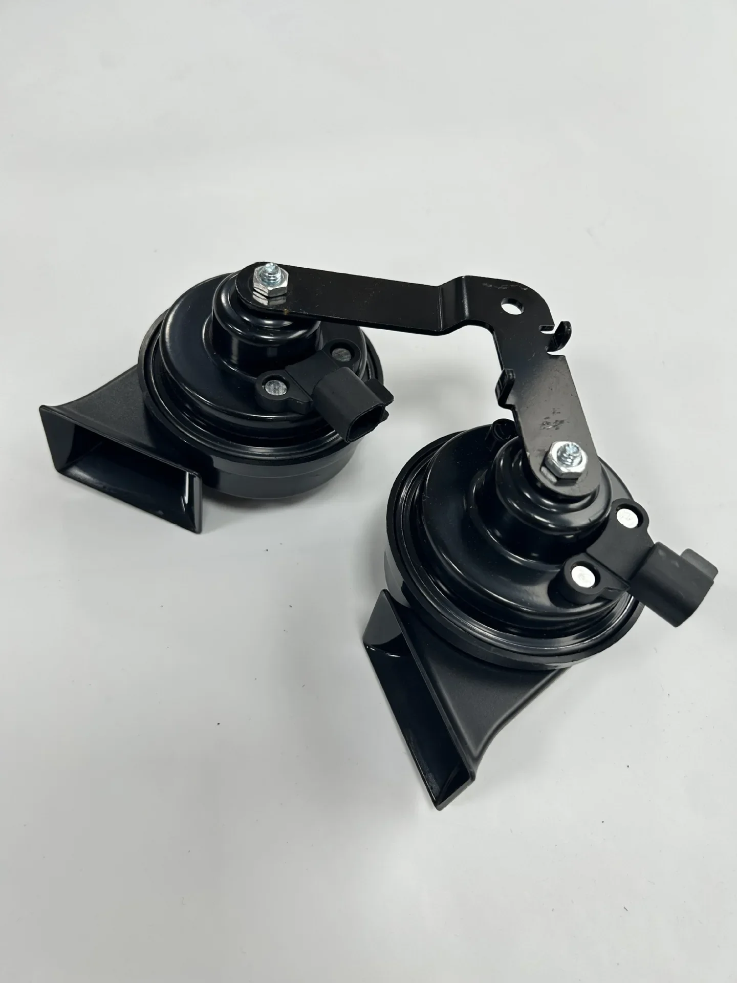 Подходит для автомобильного динамика Tesla Model 3 snail horn 1109660-00-A 1622755-00