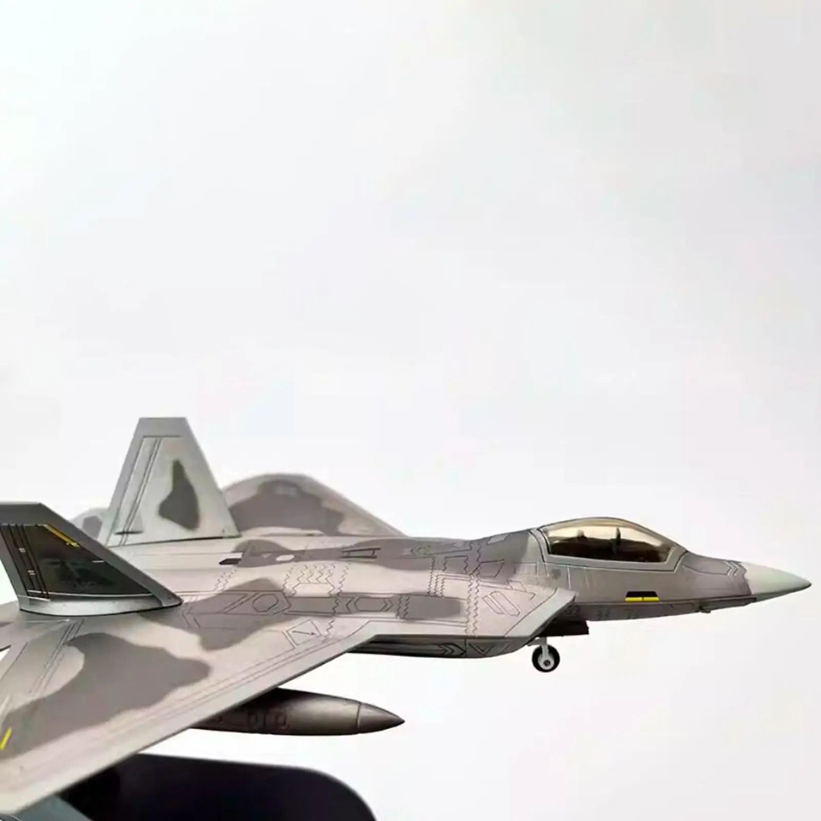 1:100 F-22 Vliegtuig Model Collecties Volwassenen Geschenken met Standaard Legering Vechter voor Tafel Plank Kantoor Woonkamer Luchtvaart Herdenken