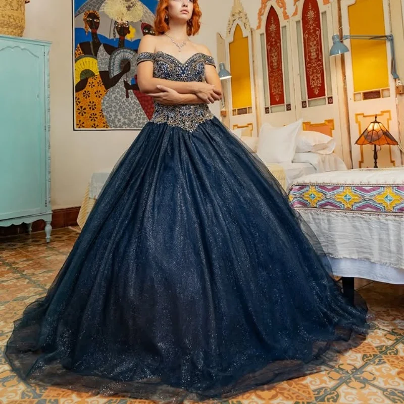 ที่กําหนดเองเงาสีน้ําเงินเข้ม Quinceanera ปิดชุดไหล่คริสตัล applique layering ลูกไม้ Vestido De 15 Quinceanera