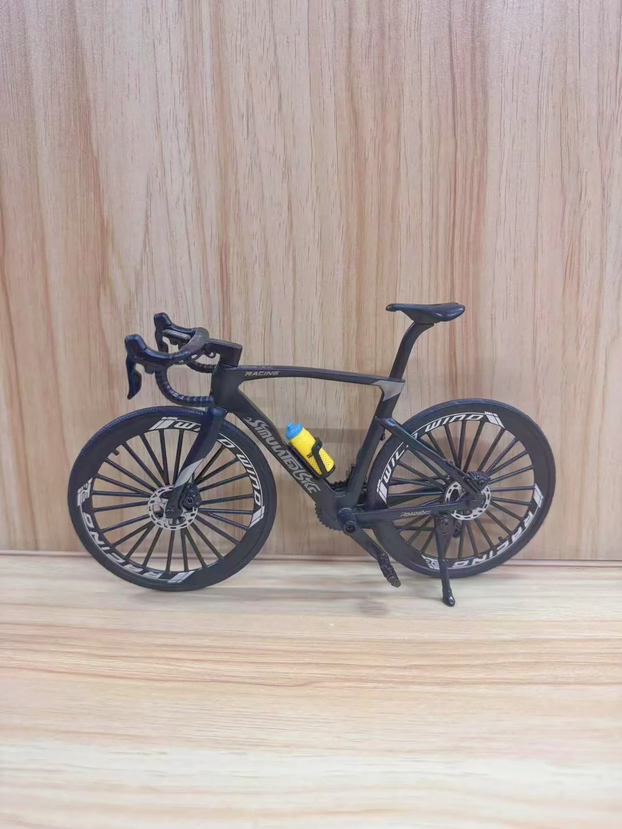 AliExpress NONE 1:6 Scale Die-Cast Alloy Mini Speed Road Racing Bike Bicycle Model Toy Desktop Decoration Crafts