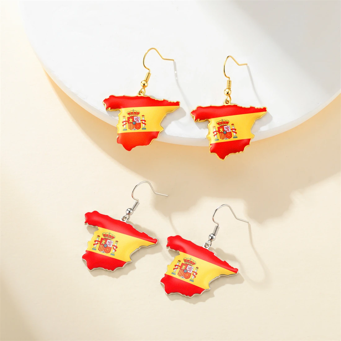 Eueavan Spanien-Kartenflaggen-Ohrringe für Frauen, Edelstahl, UV-bedruckt, geografische Spanien-Hängeohrringe, ethnischer Schmuck, Geschenk – Detail 1