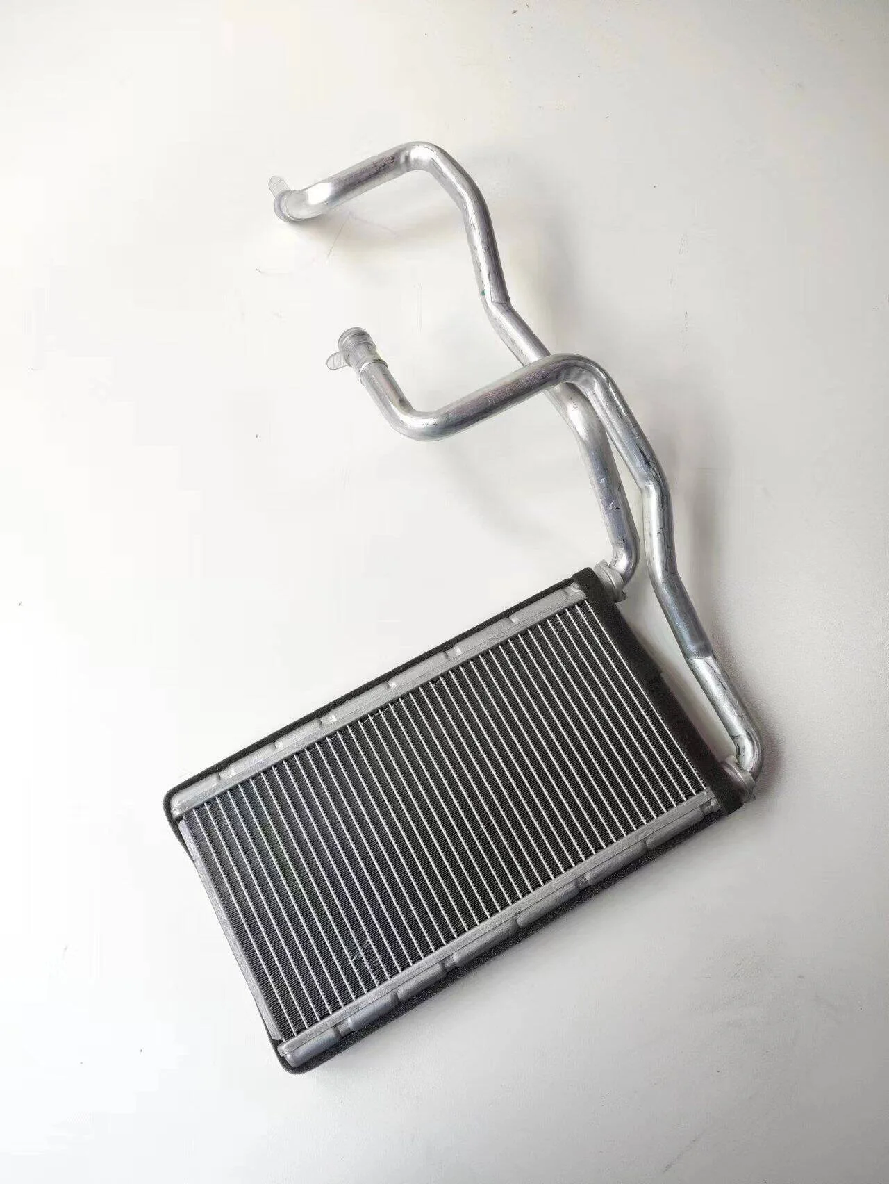 

68004193AB for Jeep Wrangler 2009-2018 Warm air small water tank