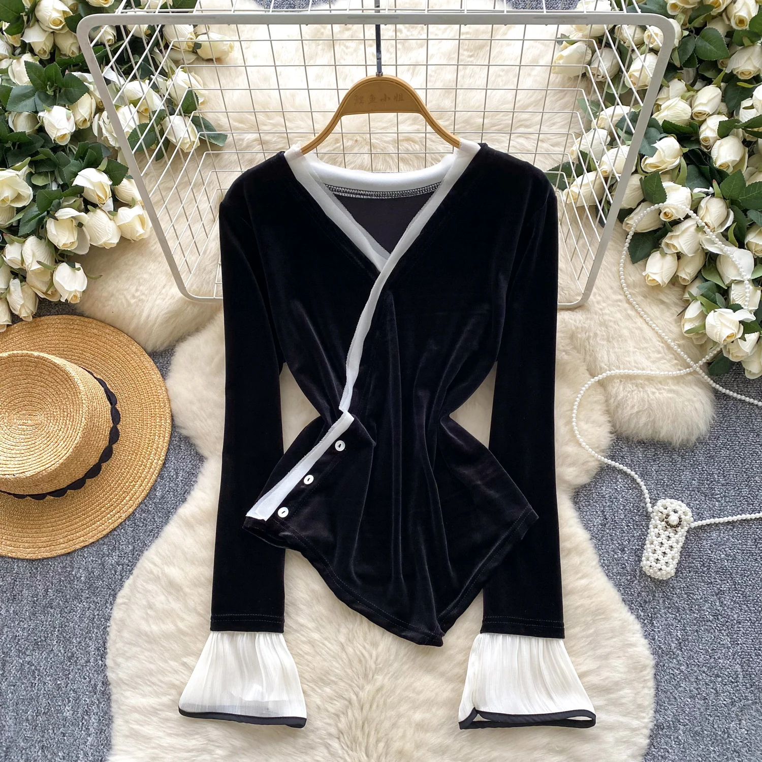 

Lady Elegant Vintage Winter Velour Fleece Tops Shirts Women Warm V Neck Patchwork Trendy Design Flare Sleeve French Style Tops