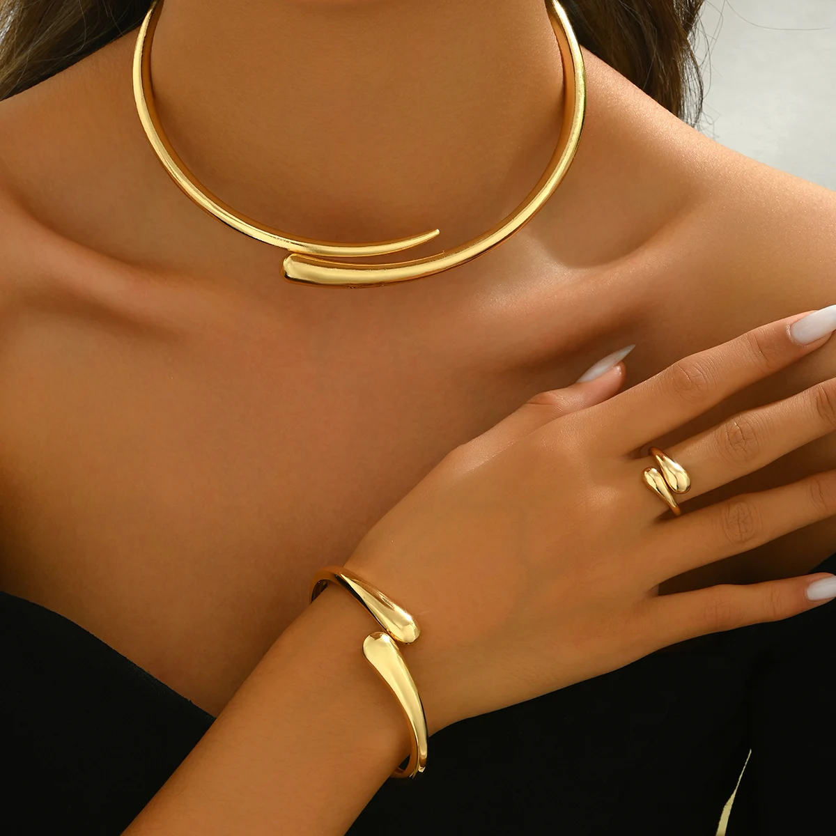 Punk Style Gold Color Clavicle Choker Bracelet Ring Set For Women Exaggerated Heavy Metal Daily Wear 3 PCS Jewelry