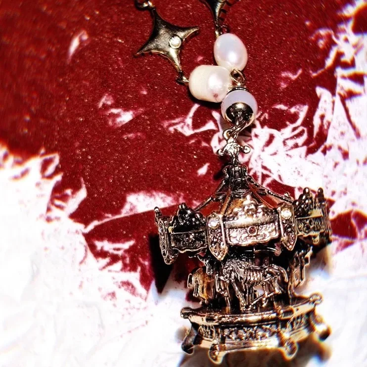 Dark English Style Neck Chain Personalized Couple American‑style Horror Amusement Park Nightmare Spinning Carousel Necklace