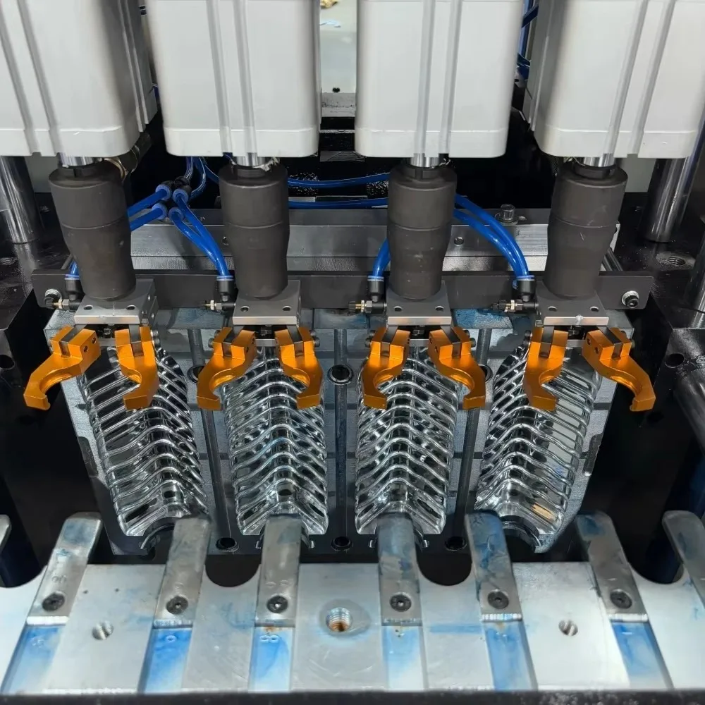 4 Cavity Semi-Automatic PET Bottle Blowing Machine for Water Juice Cosmetic Bottle Manufacturing Equipment