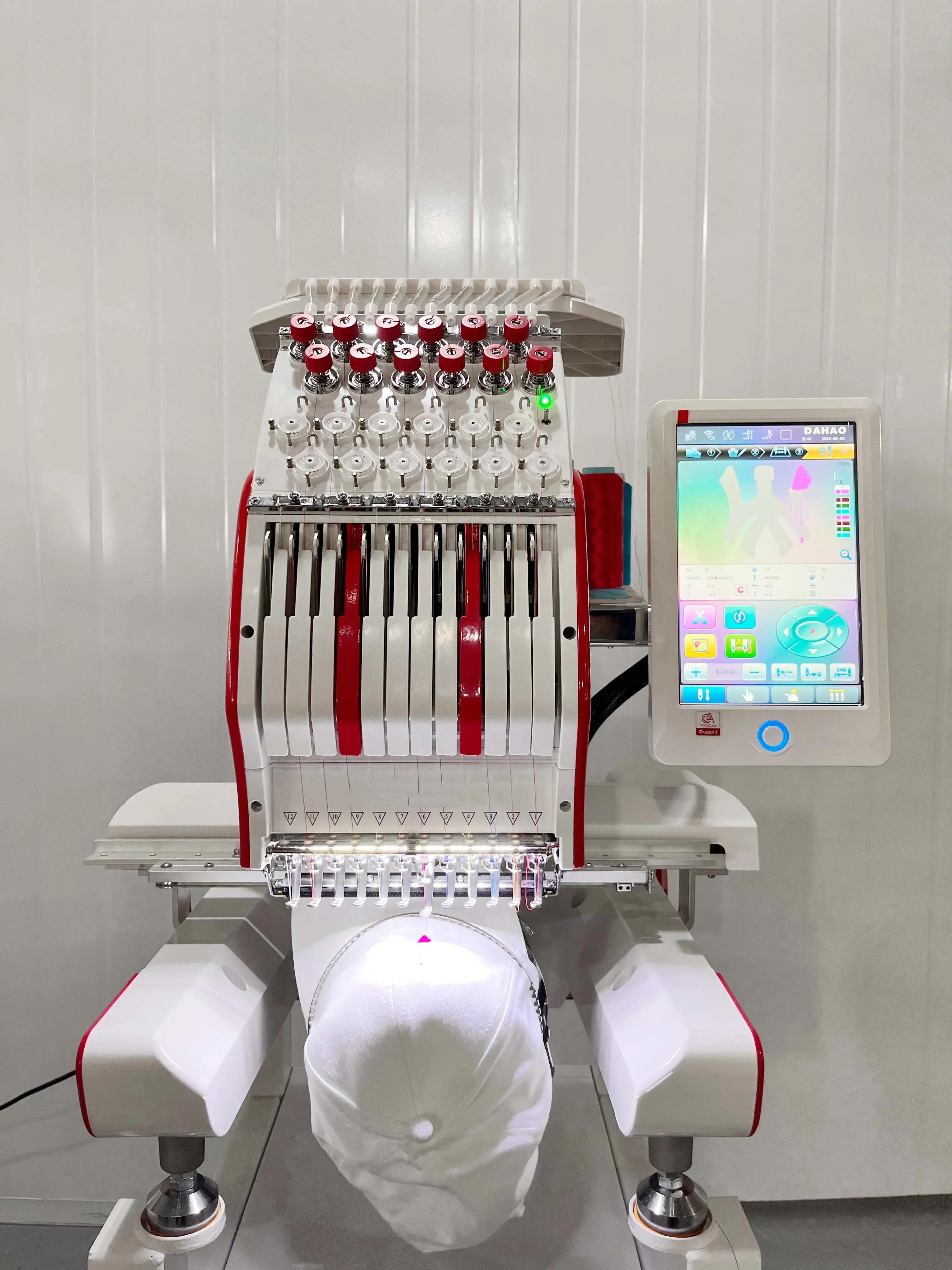 ZY-EM0901MT Single Head 9 need.le Computerized Embroidery Machine Manual Operation for Chenille Embroidery on T-Shirt Cap