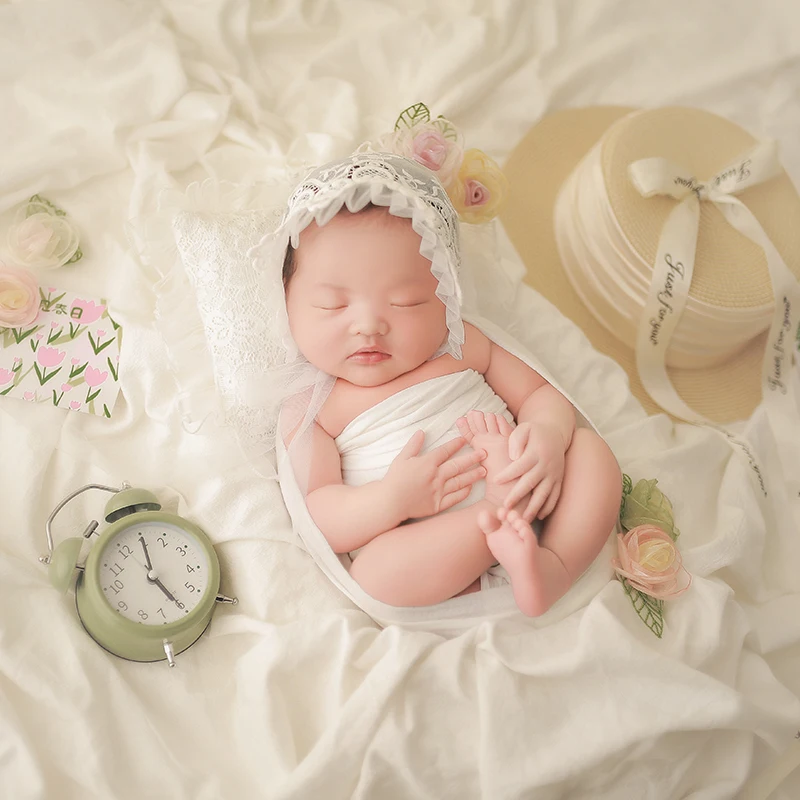 Vestido de foto para recién nacidos, sombrero, reloj despertador, accesorios de flores, vestido pompón de perlas francesas, conjunto temático, envolturas para fotos infantiles, disparo de estudio