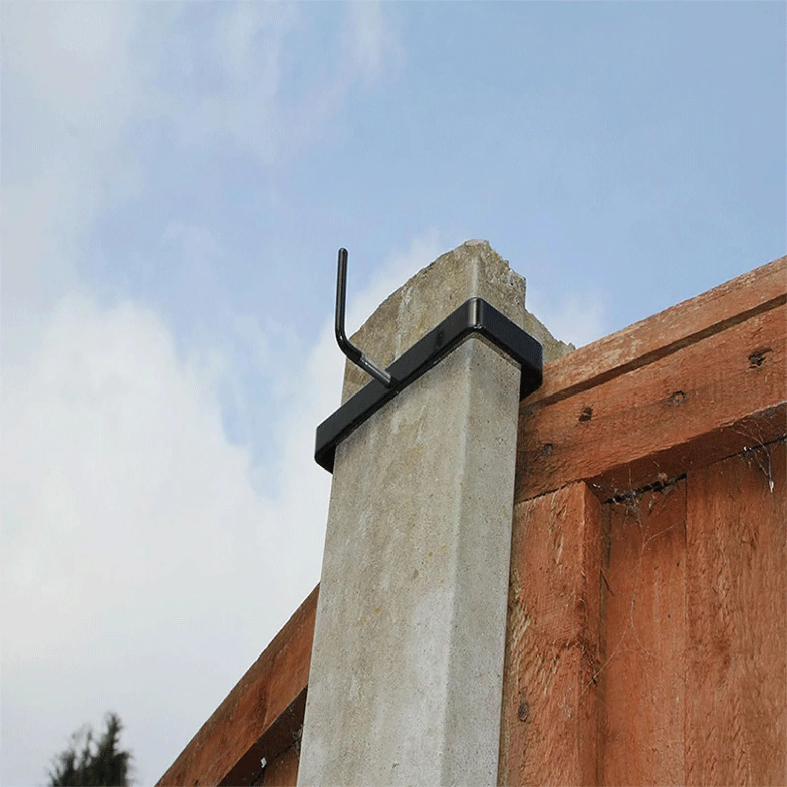 Concrete Column Fixed Support Durable Metal Material Column Clamp for Hanging Wall Mail Box