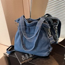 Versione coreana della borsa Casual di grande capacità alla moda da donna 2024 nuova borsa a secchiello per borsa ascellare a tracolla Versatile in Denim