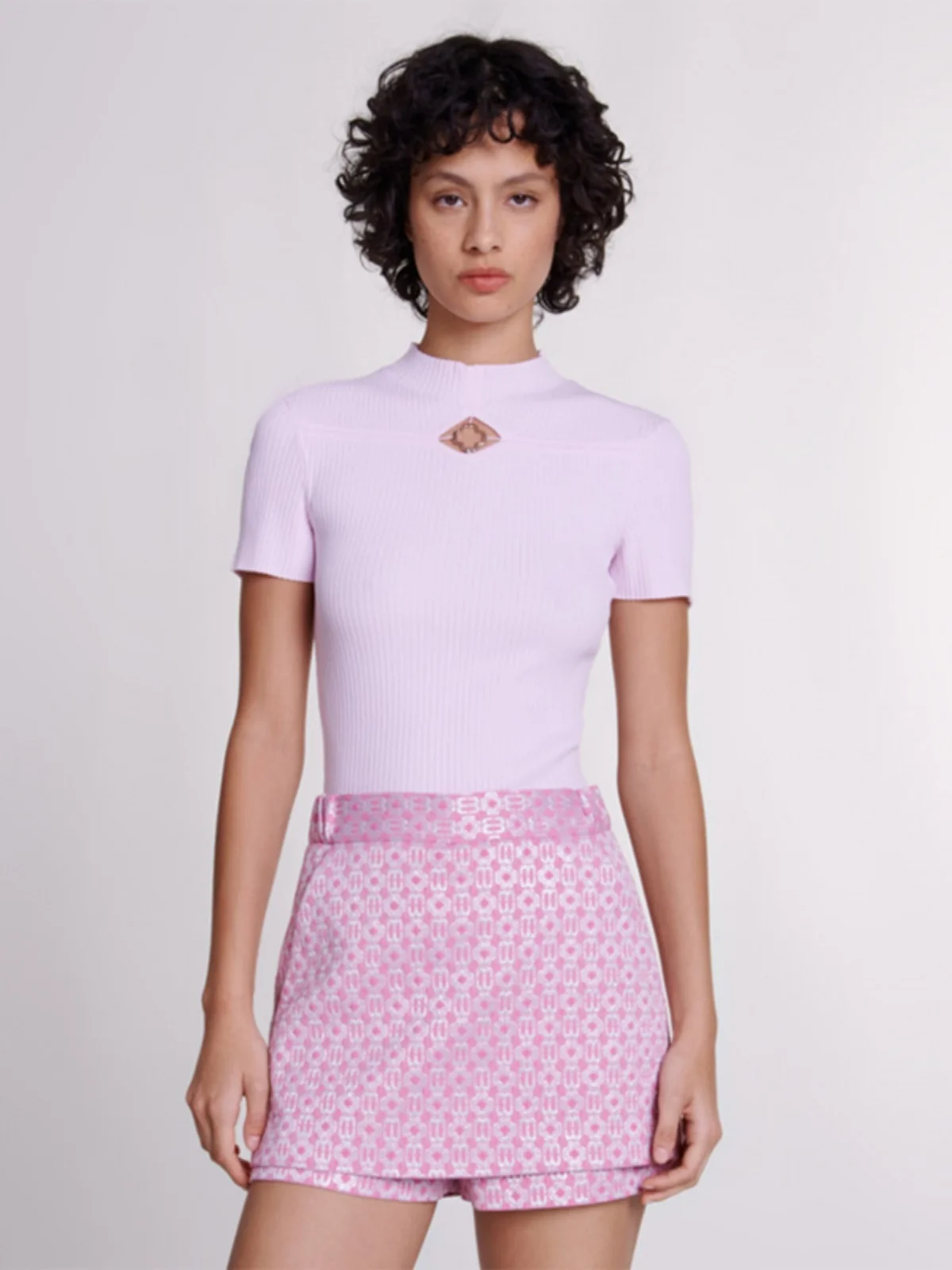 

Женский модный вязаный облегающий топ MaSandeM с высоким воротником, весна 2024, однотонный, для офиса и повседневной носки