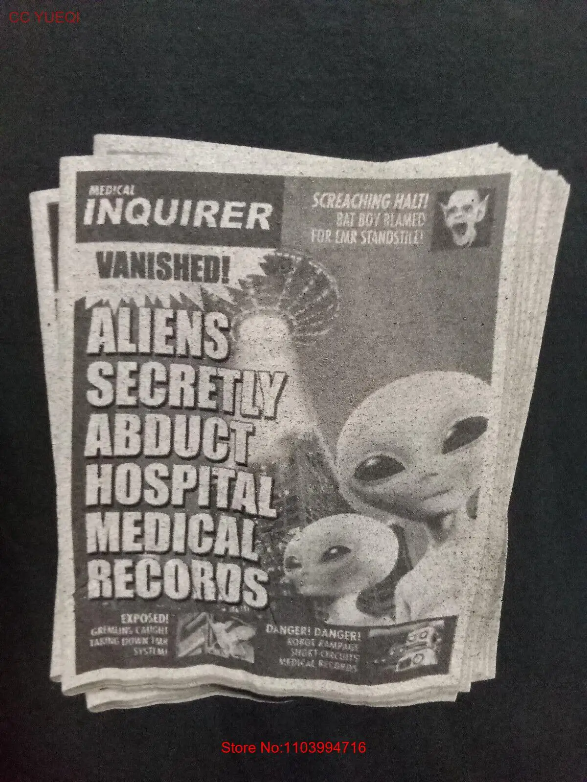 Aliens Tabloid Inquirer T-shirt XL