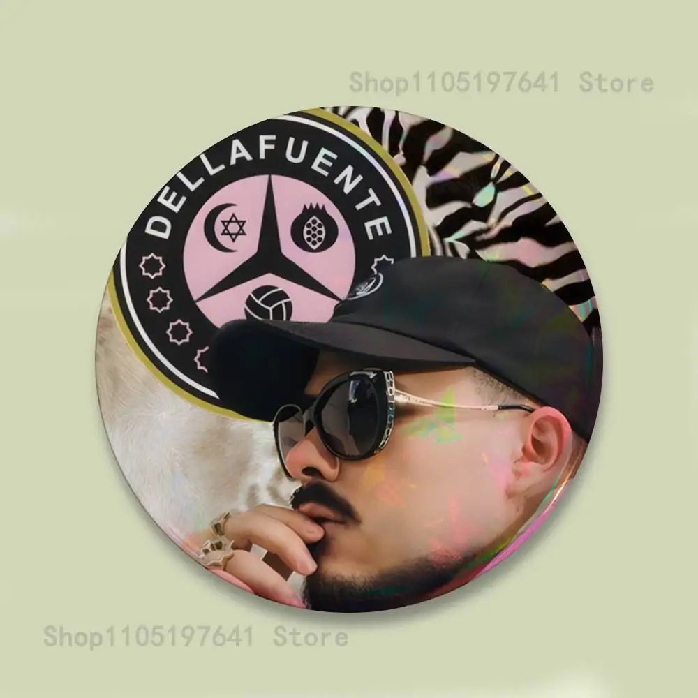 D-Dellafuente F C شارات زر مستدير الإبداعية دبوس بروش شارة حقيبة ديكور المشجعين جمع هدايا الأصدقاء