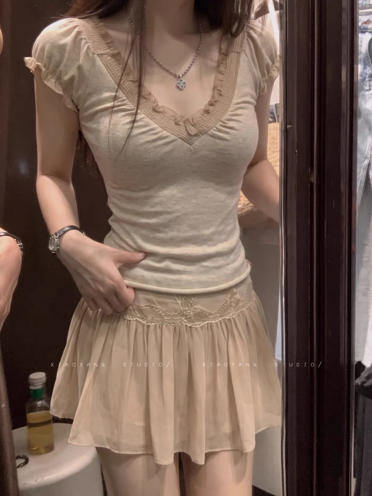 Charming Vintage Milk Tea Color Lace Trim V-neck Bubble Sleeve T-shirt Women's Summer Chiffon Halflinger Two-piece Set