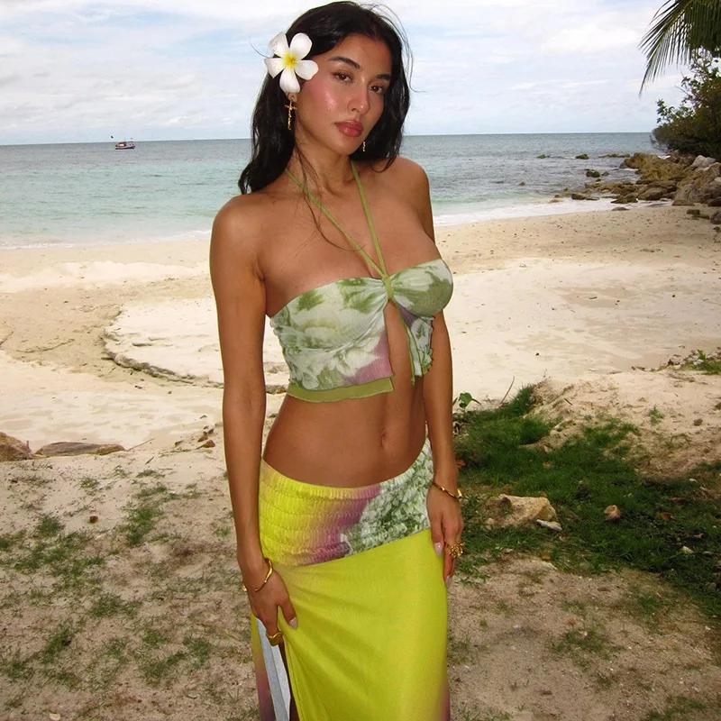 

Women's Summer Outfits Y2K Contrast Color Flower Pattern Halter Crop Tops with Split Long Skirt 2 Pcs Set for Beach Vacation