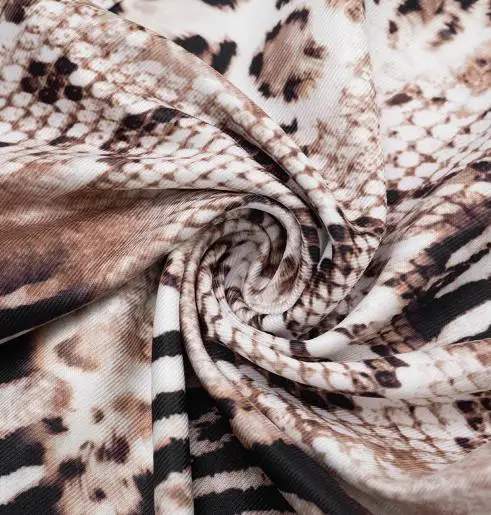 Tuta da donna slim fit in sette parti con stampa leopardata, spalla singola, fibbia in metallo, elastica primavera estate