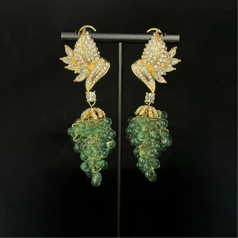 

Middle Vintage Retro Metal Leaves Full Paved Rhinestone Mini Green Stone Beads Grape Bunch Earrings Temperament Dangle Earrings