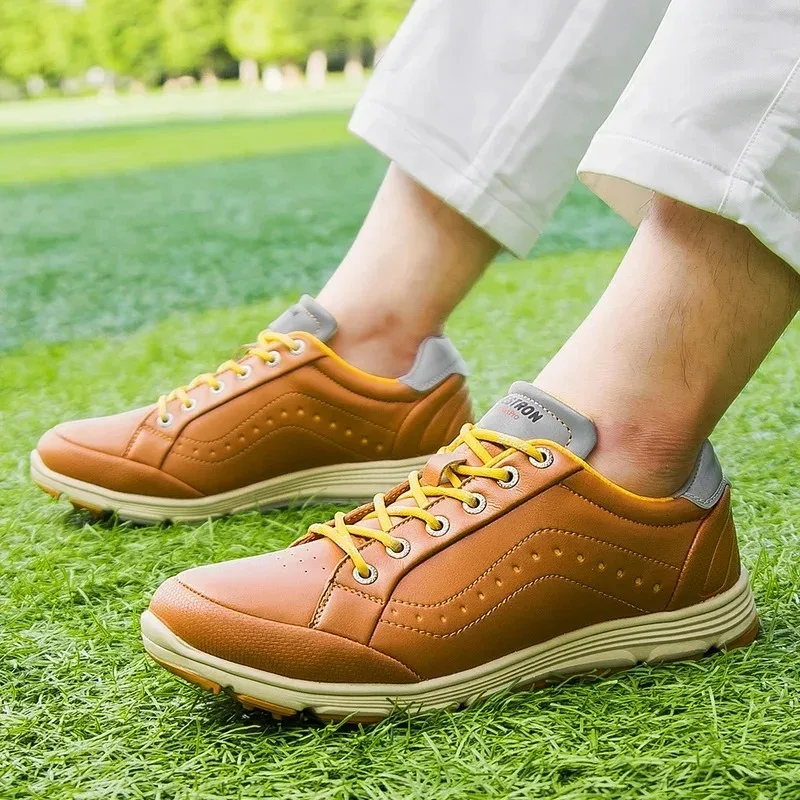 2024 nuove scarpe da golf impermeabili universali Four Seasons sneakers da passeggio di lusso da uomo per golfisti scarpe da passeggio comode