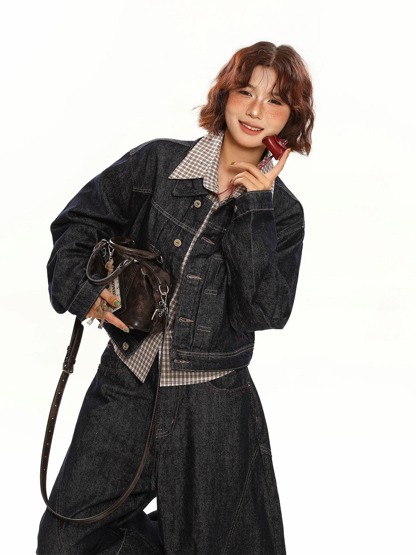 

Магазин Chen Zhanlao: Американская ретро-куртка из денима оригинального цвета, женская, осенняя, новый дизайн, свободный крой, в стиле INS, с воротником.