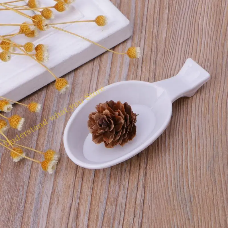 J60a Spoon Form Tray Contains