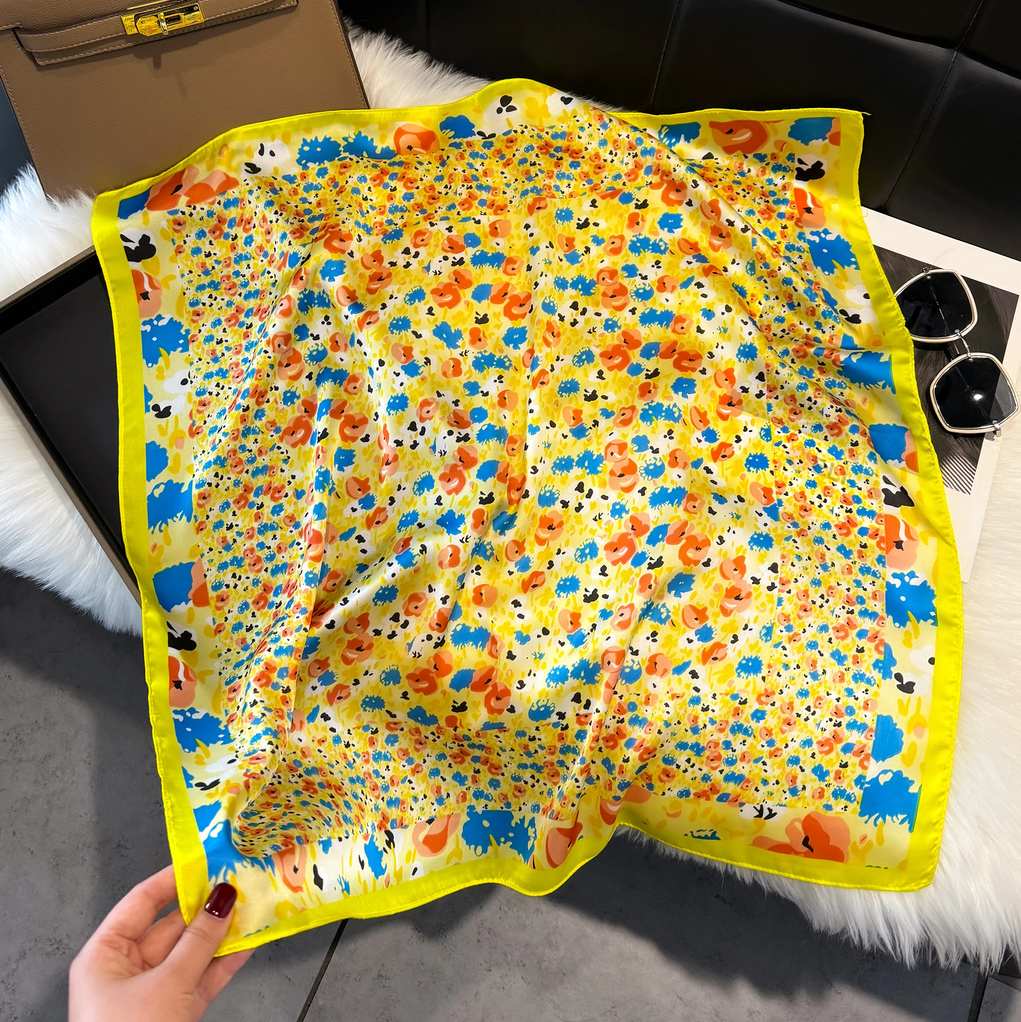 Luxuriöses Leopardenmuster Quadratisches Tuch Weiches Satin-Bandana Vintage Winddichtes Kopftuch Schal Imitation Seide Reise-Strandtuch – Detail 6