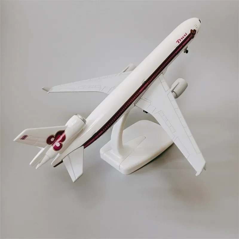 20cm Alloy Metal Thailand Air THAI Airlines MD MD-11 Airways Diecast Airplane Model Plane Model Aircraft w Wheels Landing Gears