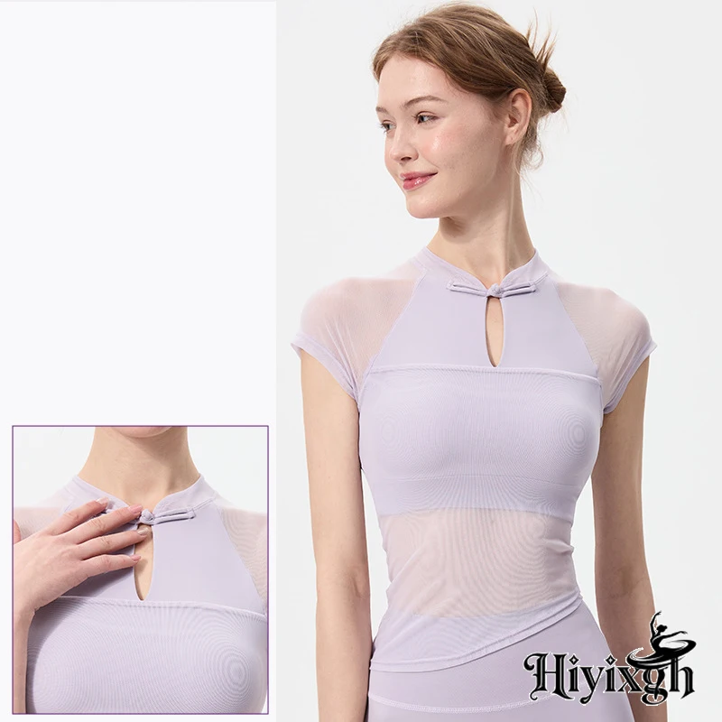 

Спортивная одежда для женщин: элегантная облегающая футболка с коротким рукавом из сетчатой ткани с эффектом пэчворк, со встроенным бюстгальтером, для йоги, фитнеса и бега.